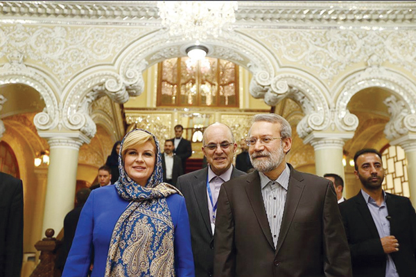 index:6|width:220|height:147|align:center
