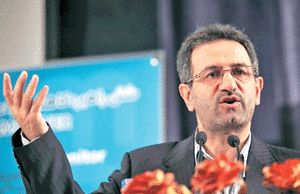 روحانی وعده بر زمین‌مانده‌ای ندارد