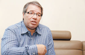 دولت جز یک جلسه، هیچ کاری نکرده است