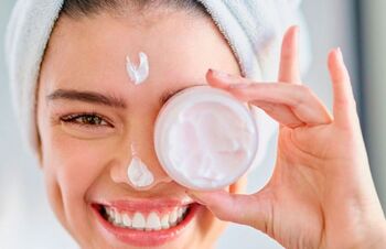 چرا حتما باید از کرم آبرسان استفاده کنیم؟