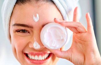 چرا حتما باید از کرم آبرسان استفاده کنیم؟