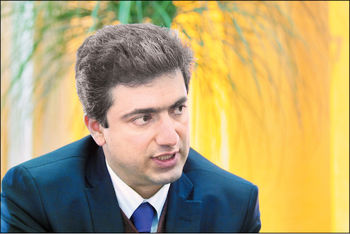 پشت پرده مه

