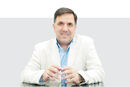 ایستاده بر اصول