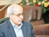 سفره خالی در اتاق غرق نور

