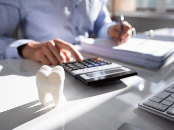 هزینه ایمپلنت دندان: چگونه قیمت ایمپلنت دندان را کاهش دهیم؟