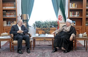 دست ‌شکسته وبال گردن اقتصاد