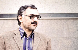 کمر به نابودی خودروسازی‌مان بسته‌ایم
