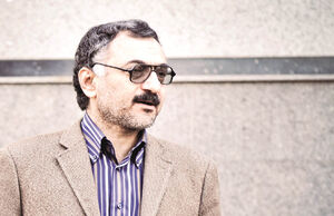 کمر به نابودی خودروسازی‌مان بسته‌ایم