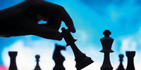 دوم در نظر اول در عمل
