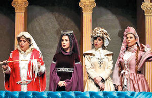 می‌خواهم سالی یک بار روی صحنه باشم