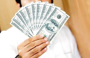 وقتی بانک مرکزی روی فنر می‌نشیند‌